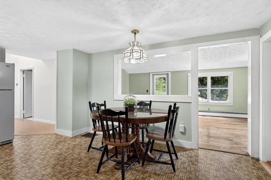 18 Granite Hill Road Manchester ME 04351
