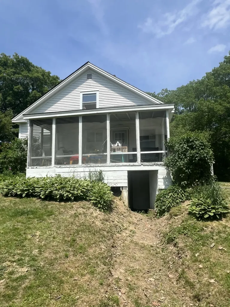 110 Lebanon Road Winterport ME 04496