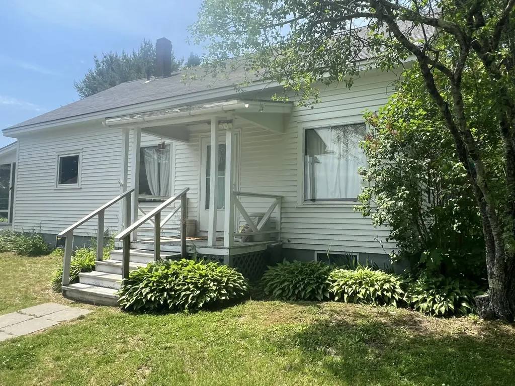 110 Lebanon Road Winterport ME 04496