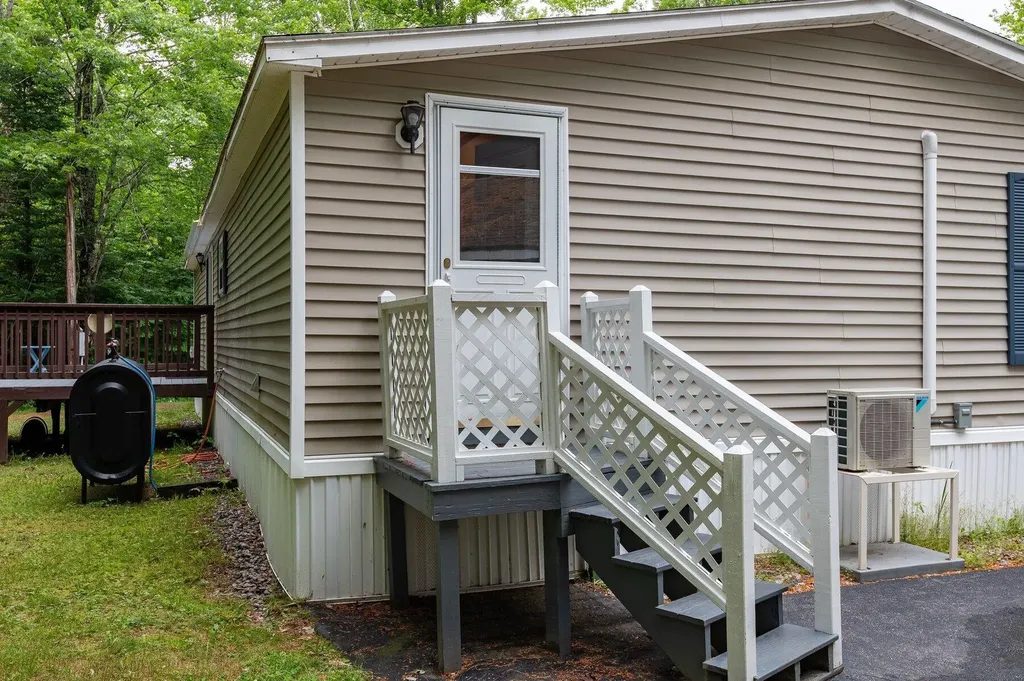 84 Briarwood Road Lebanon ME 04027