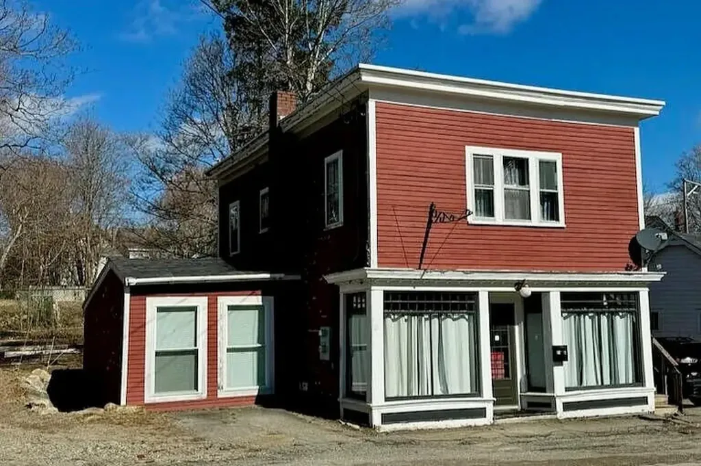 21 Colonial Way Machias ME 04654