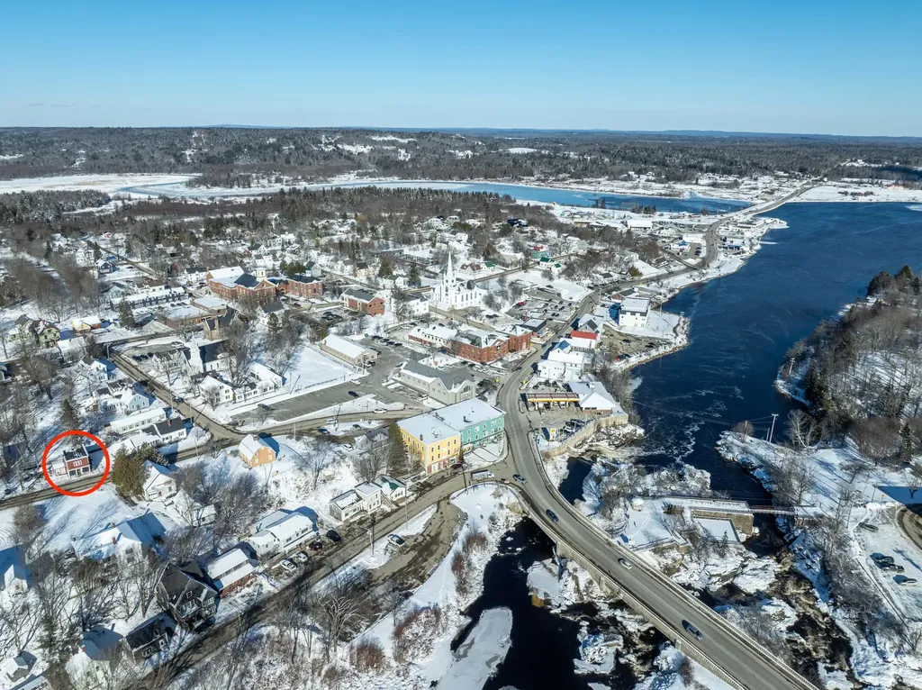 21 Colonial Way Machias ME 04654