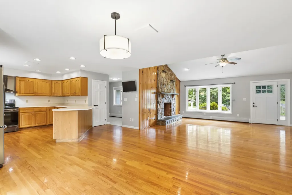 3 Abby Lane Biddeford ME 04005