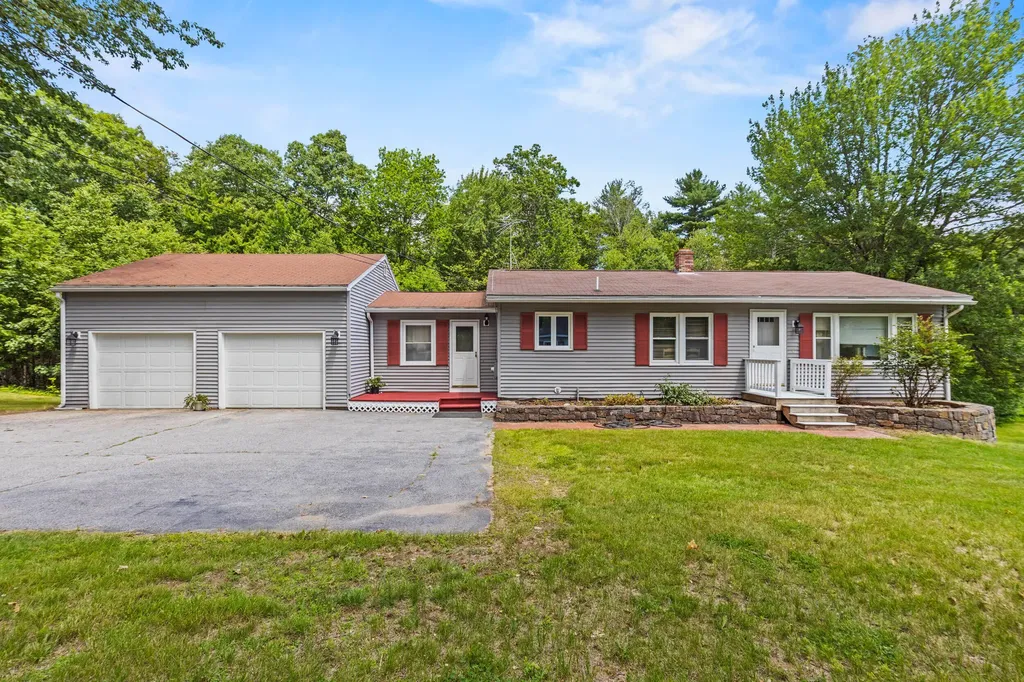 7 Sunrise Street Standish ME 04084