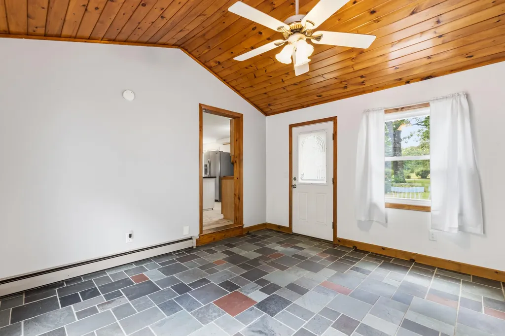 7 Sunrise Street Standish ME 04084