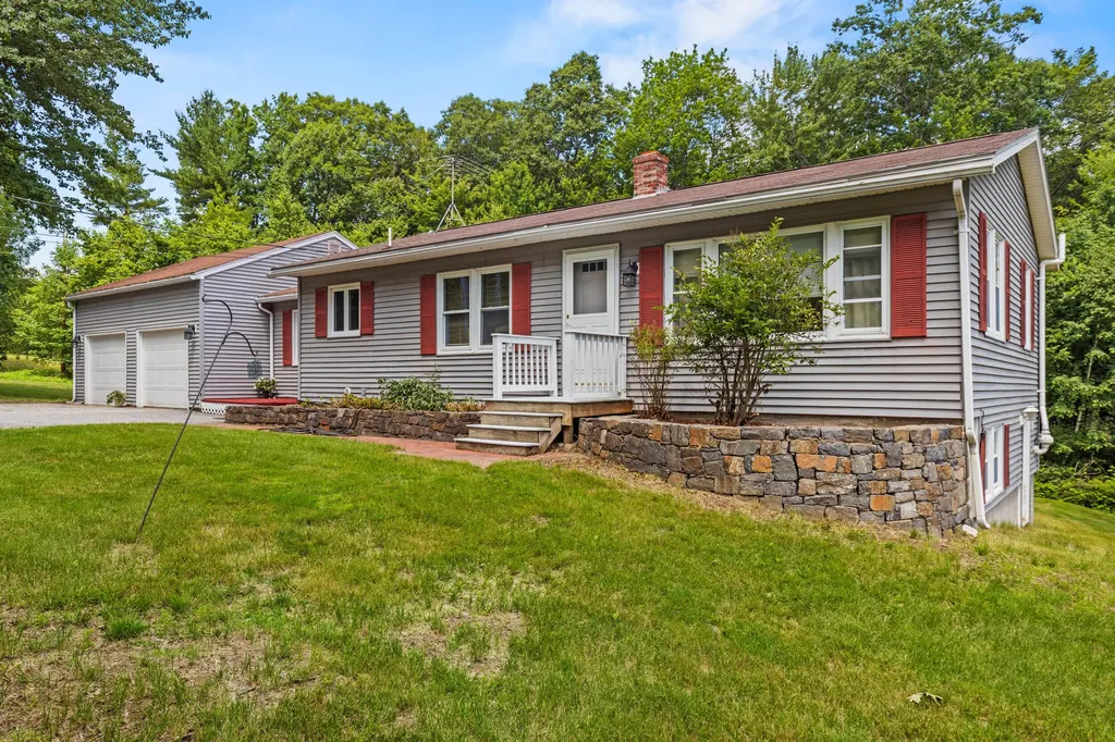 7 Sunrise Street Standish ME 04084