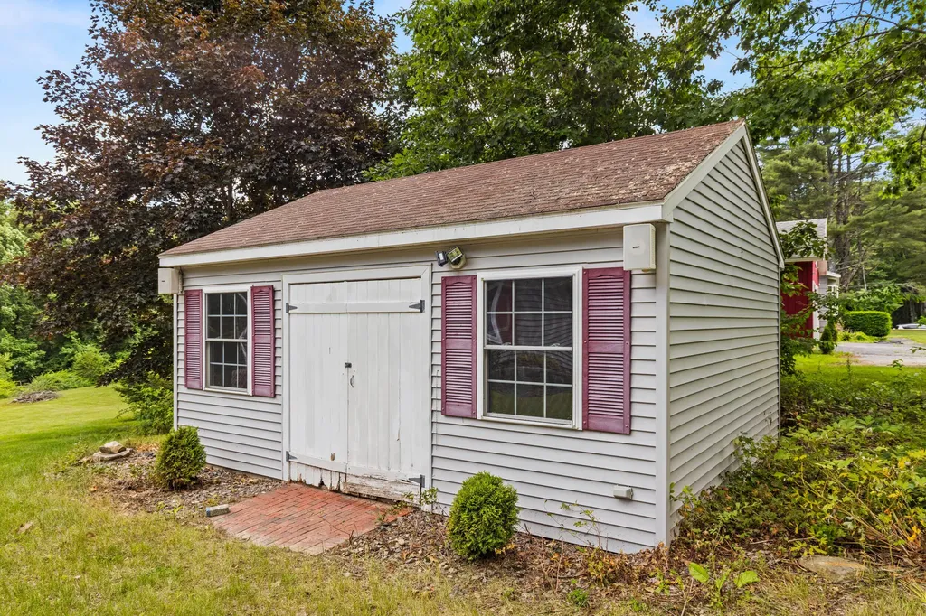 7 Sunrise Street Standish ME 04084