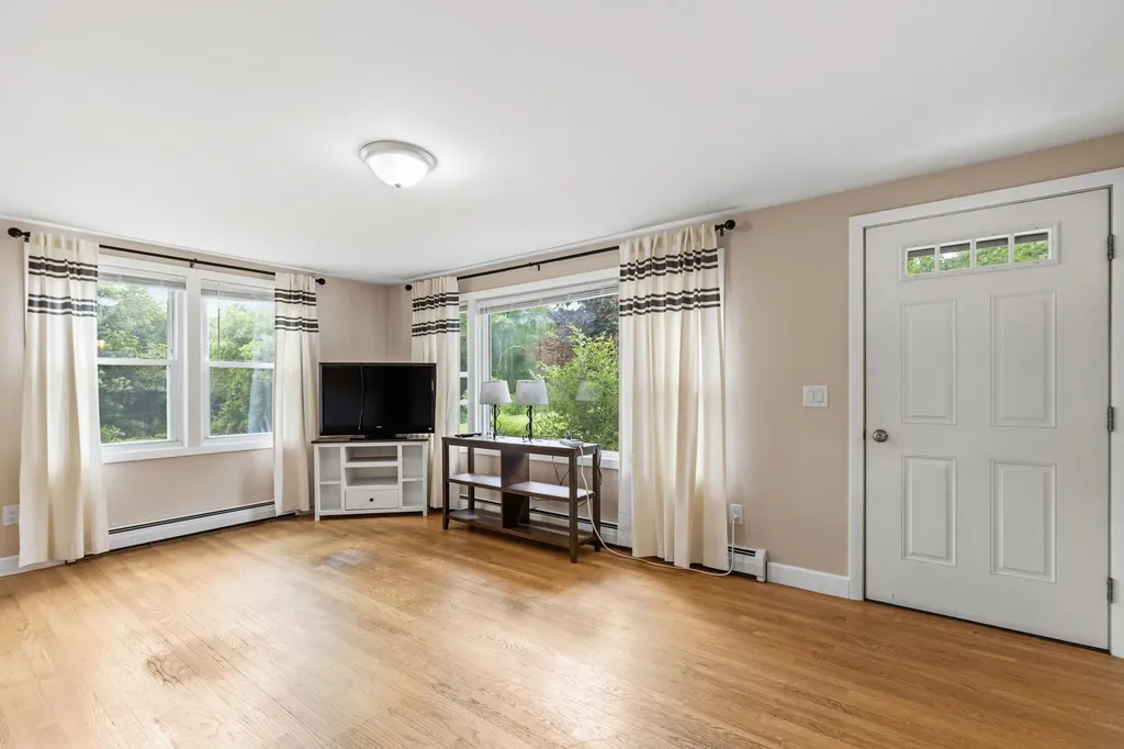 7 Sunrise Street Standish ME 04084