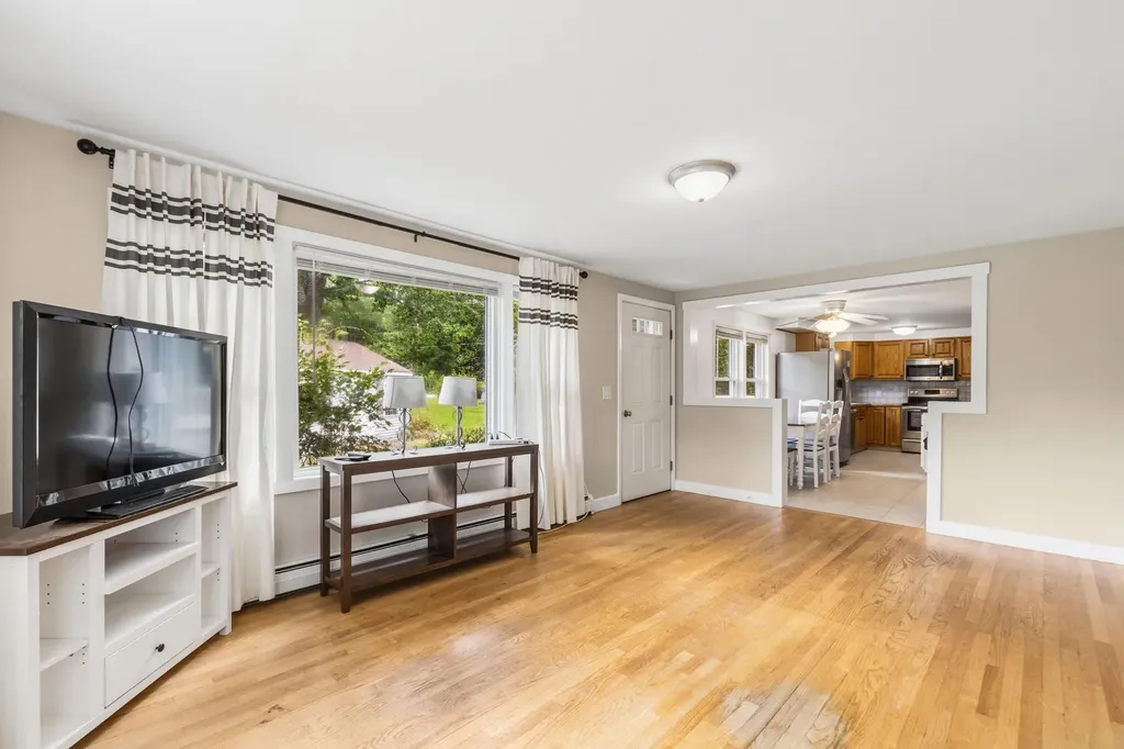 7 Sunrise Street Standish ME 04084