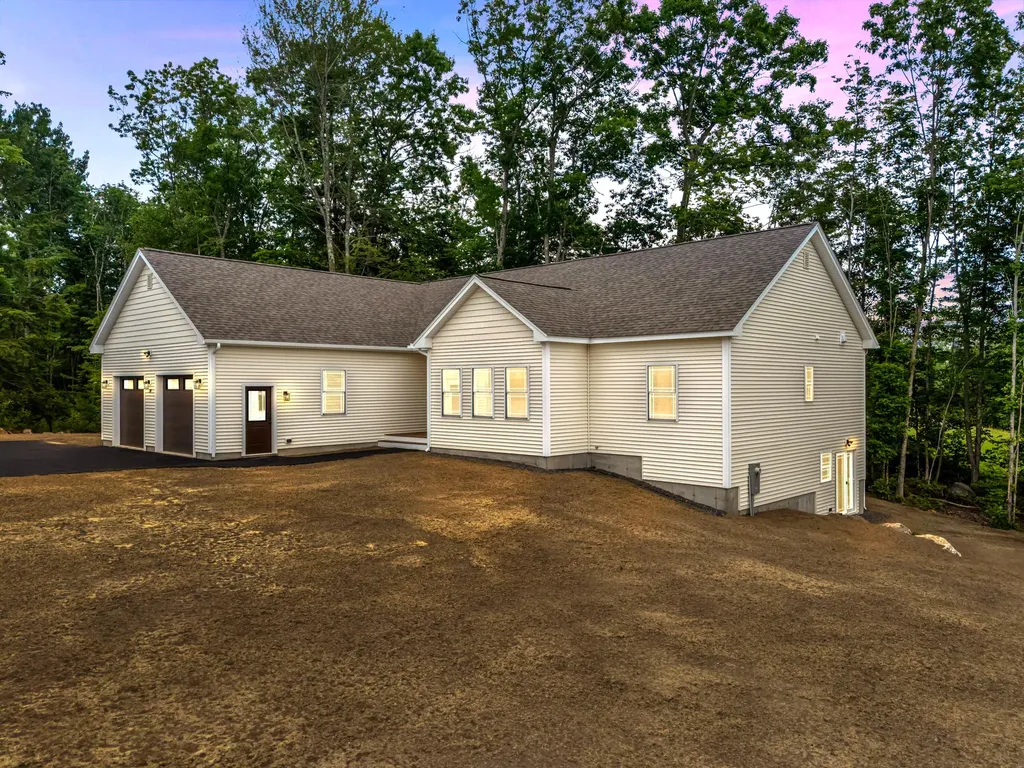 20 Eastern Lane Standish ME 04084
