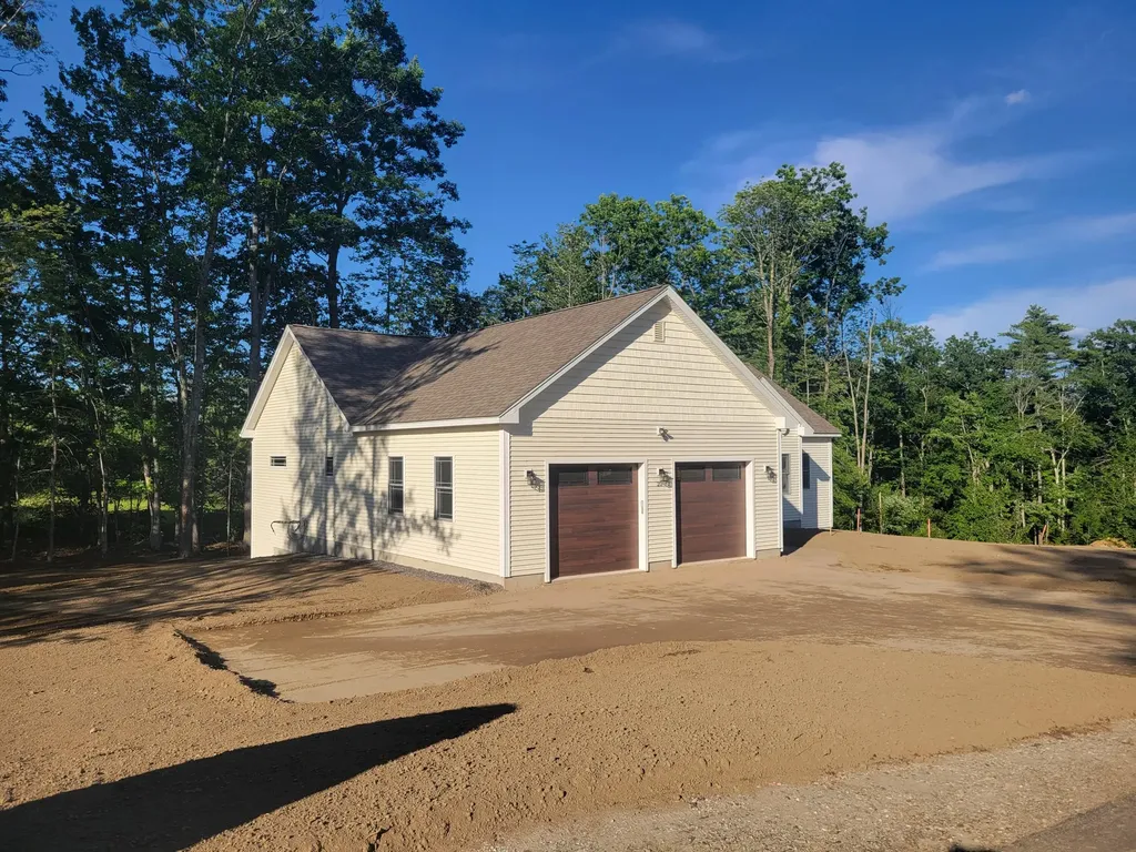 20 Eastern Lane Standish ME 04084