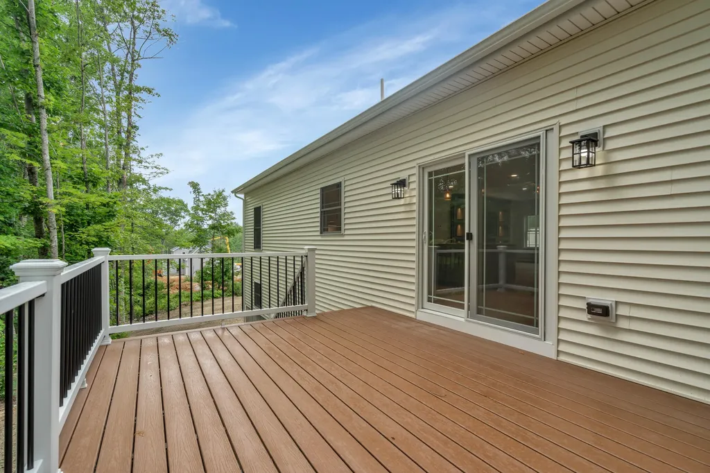20 Eastern Lane Standish ME 04084