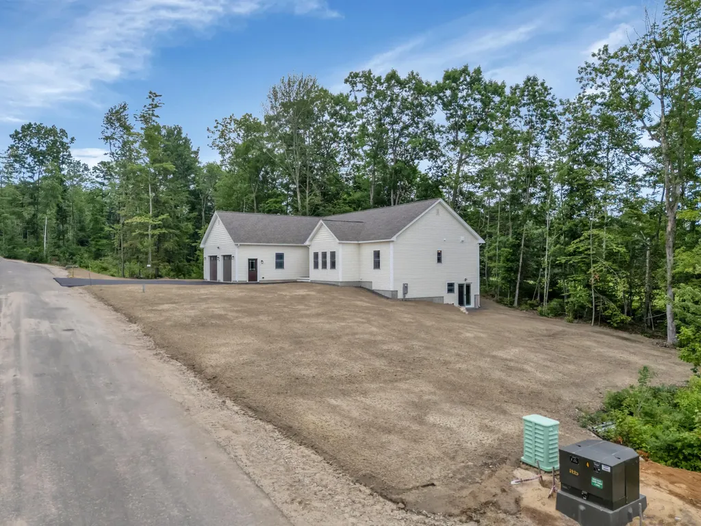 20 Eastern Lane Standish ME 04084