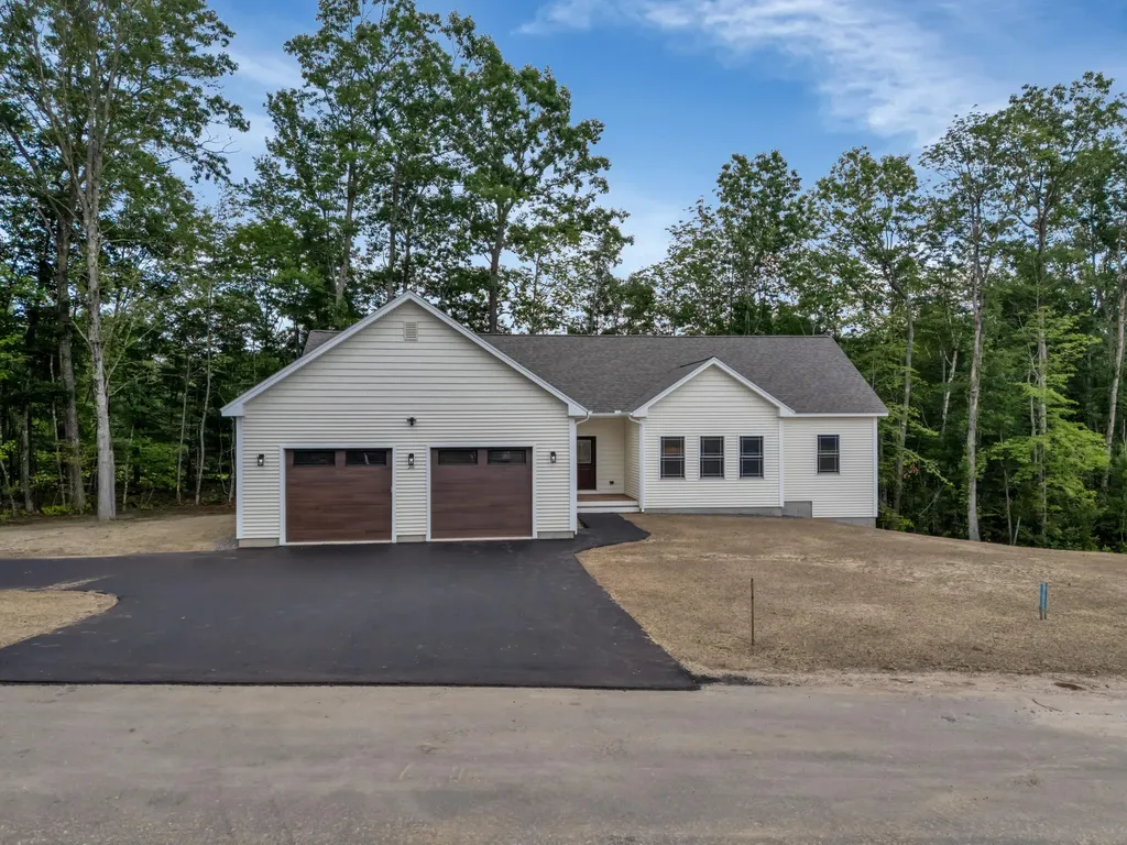 20 Eastern Lane Standish ME 04084