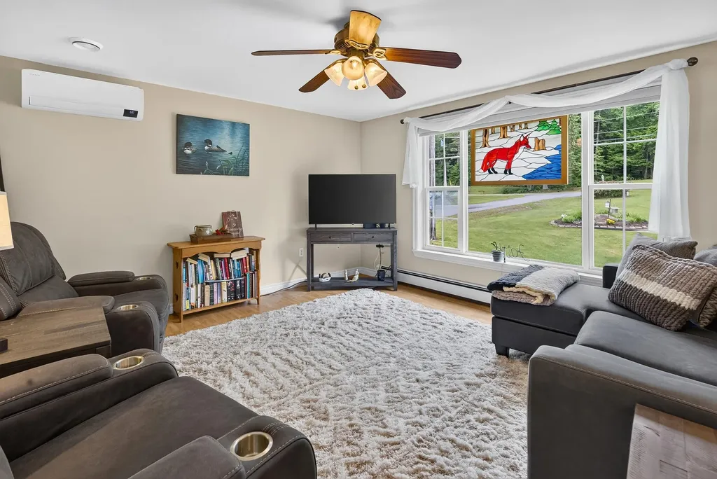 14 Autumn Lane Lincoln ME 04457