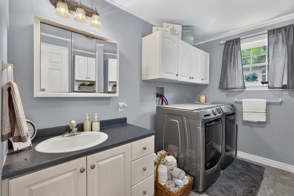 14 Autumn Lane Lincoln ME 04457