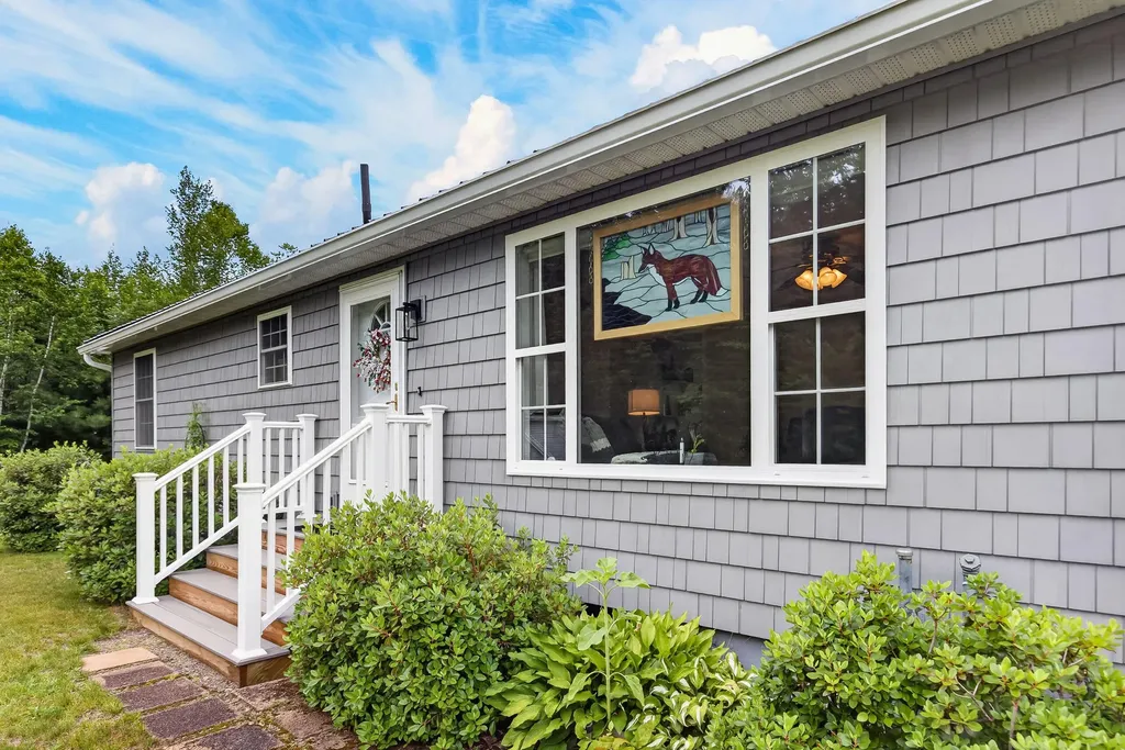 14 Autumn Lane Lincoln ME 04457