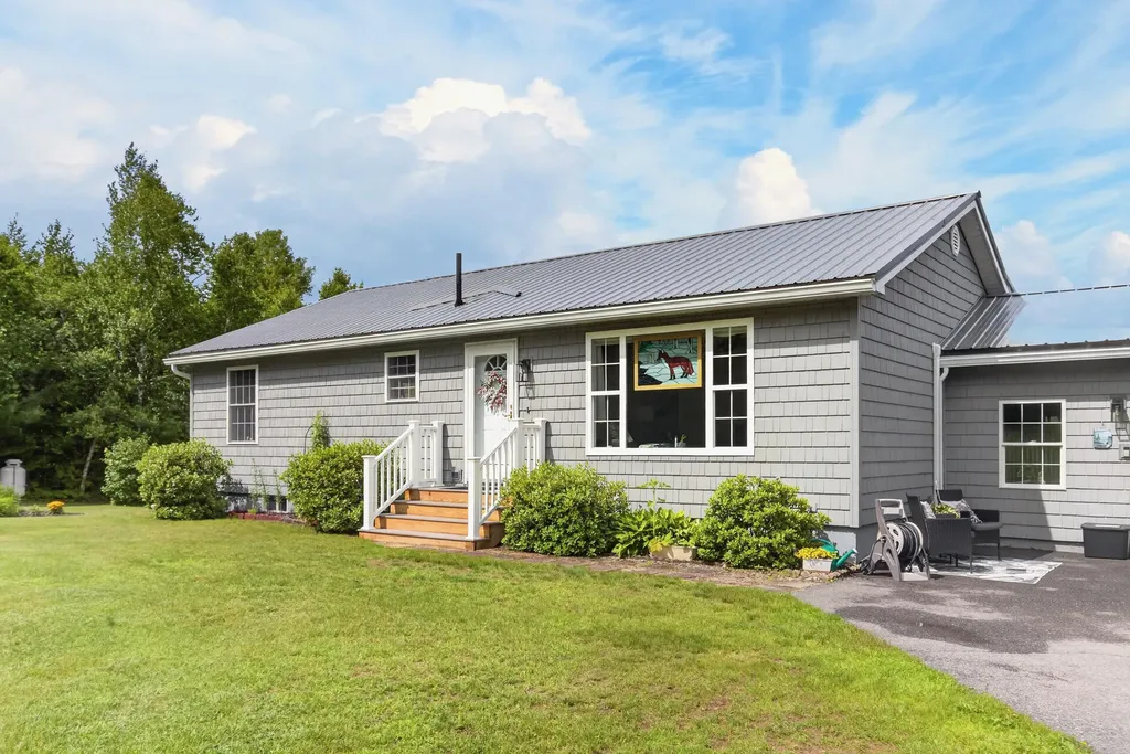 14 Autumn Lane Lincoln ME 04457