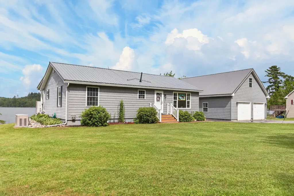 14 Autumn Lane Lincoln ME 04457