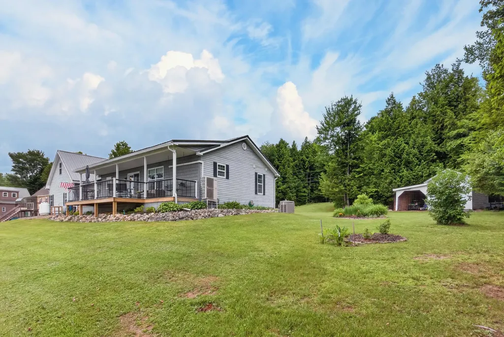 14 Autumn Lane Lincoln ME 04457