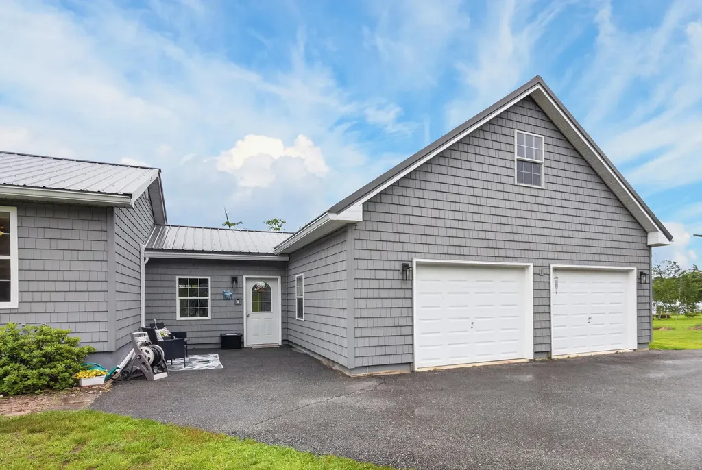 14 Autumn Lane Lincoln ME 04457