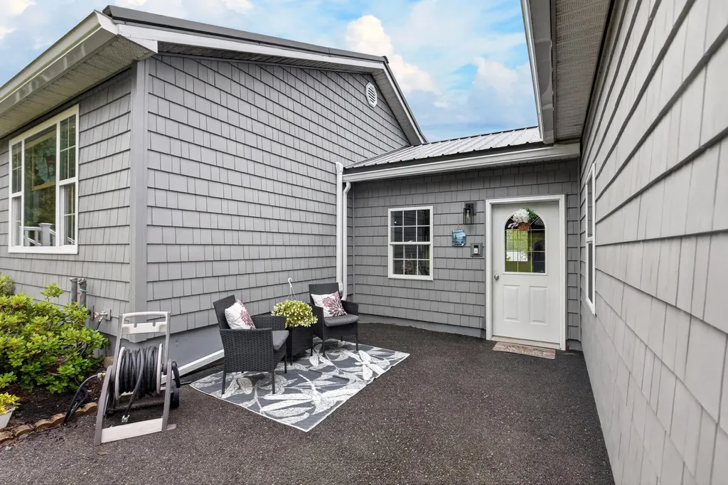 14 Autumn Lane Lincoln ME 04457