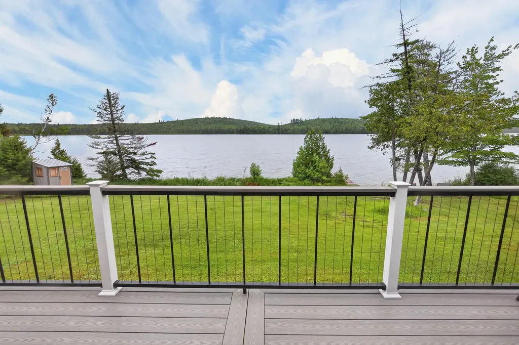 14 Autumn Lane Lincoln ME 04457