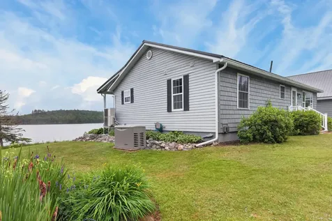 14 Autumn Lane Lincoln ME 04457