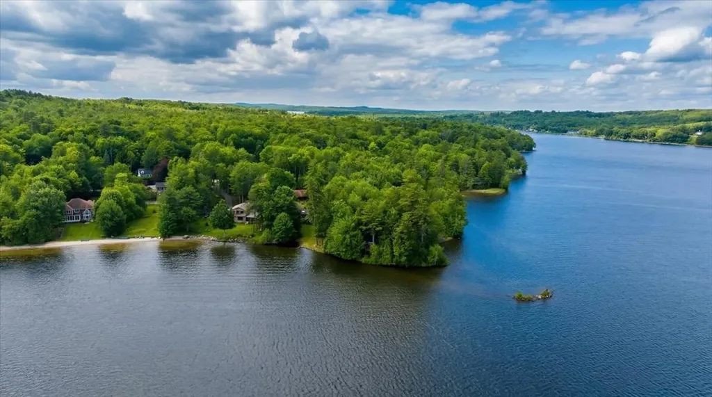 260 Memorial Drive Winthrop ME 04364