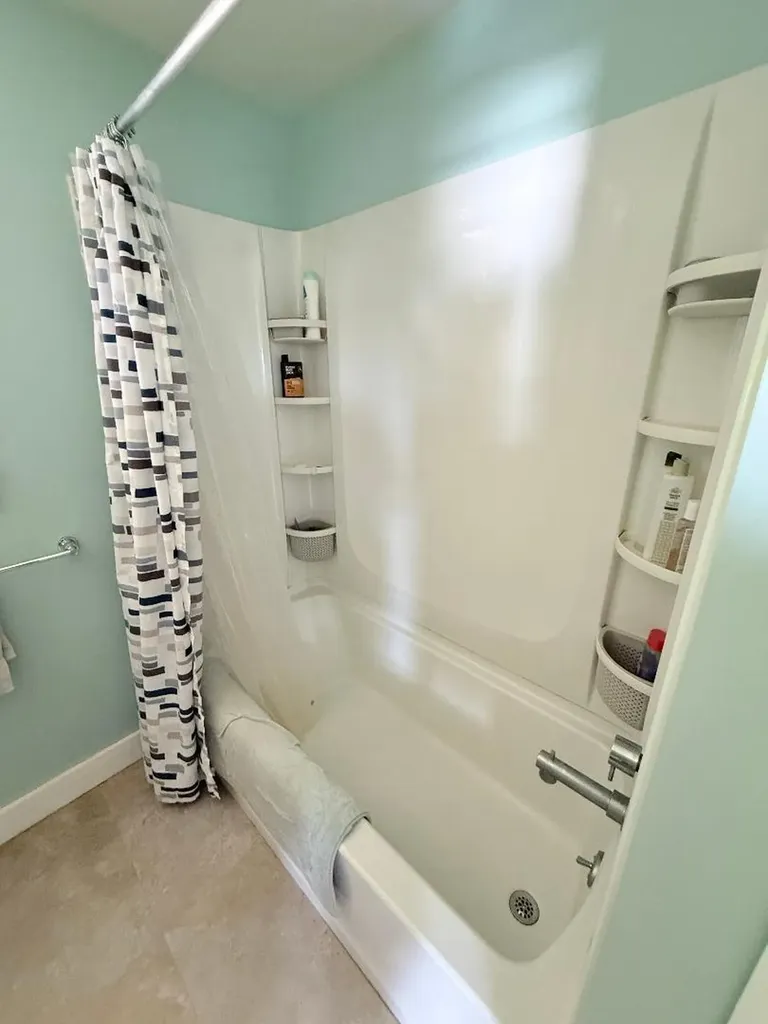 64 Oxford Street Augusta ME 04330