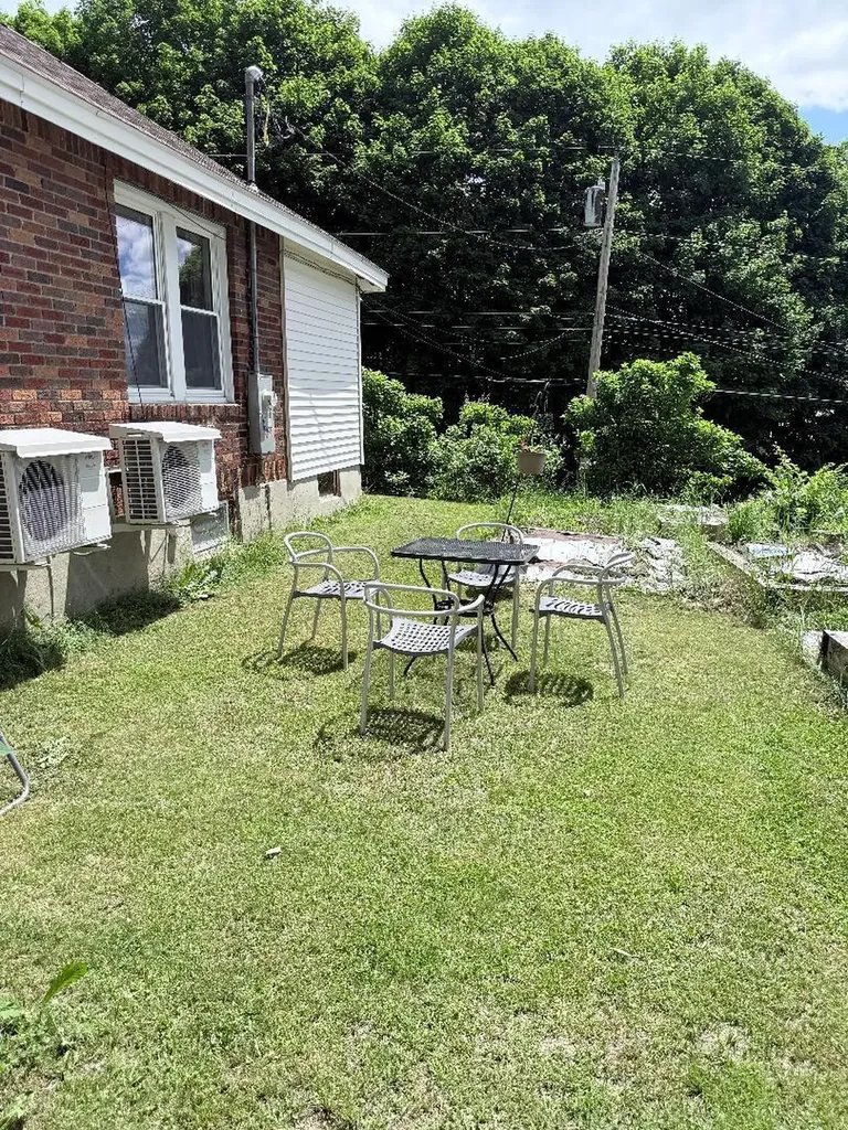 64 Oxford Street Augusta ME 04330