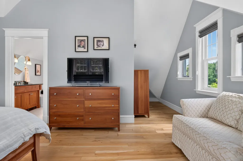 11 Cole Field Road Cape Elizabeth ME 04107