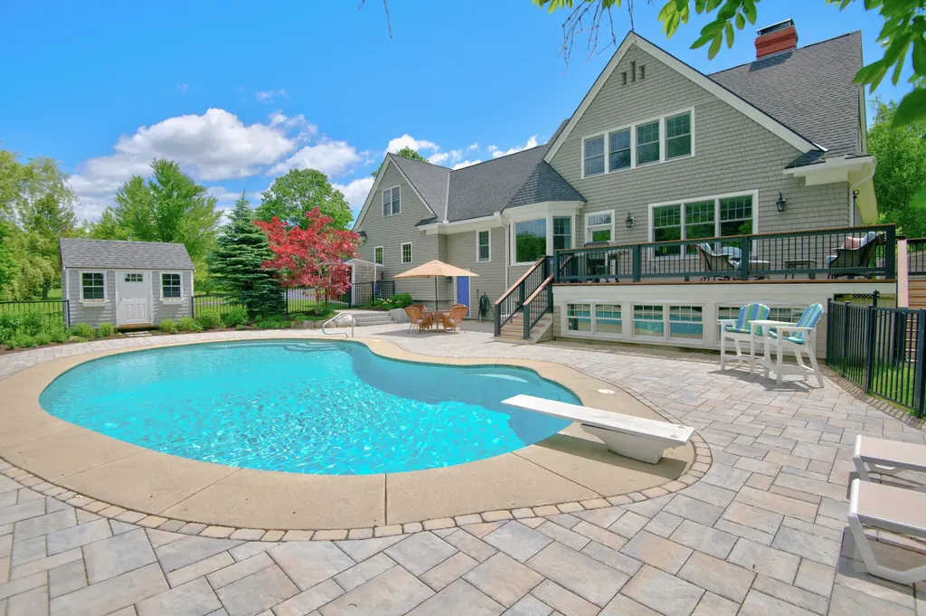 11 Cole Field Road Cape Elizabeth ME 04107