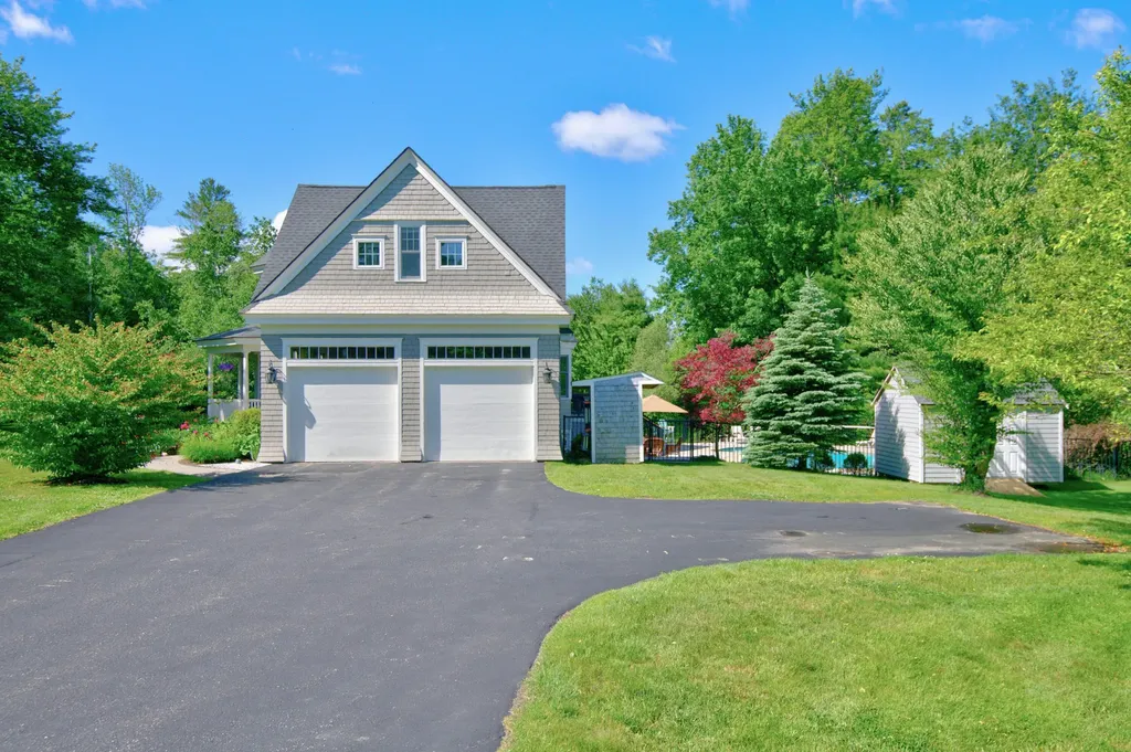 11 Cole Field Road Cape Elizabeth ME 04107