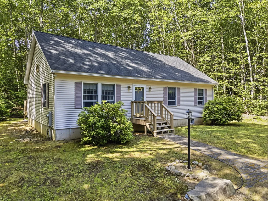 4 Mckenna Lane York ME 03909