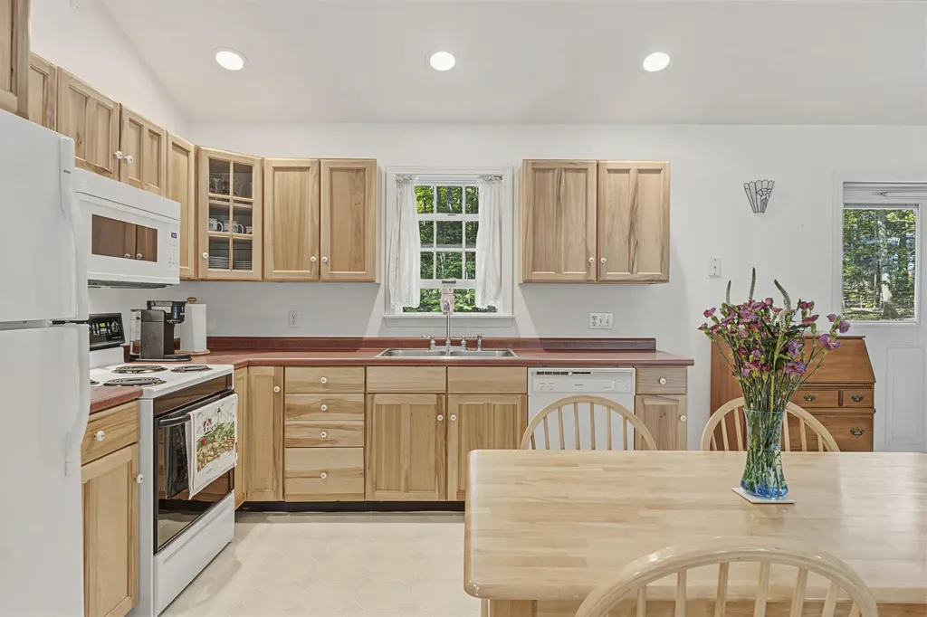 4 Mckenna Lane York ME 03909