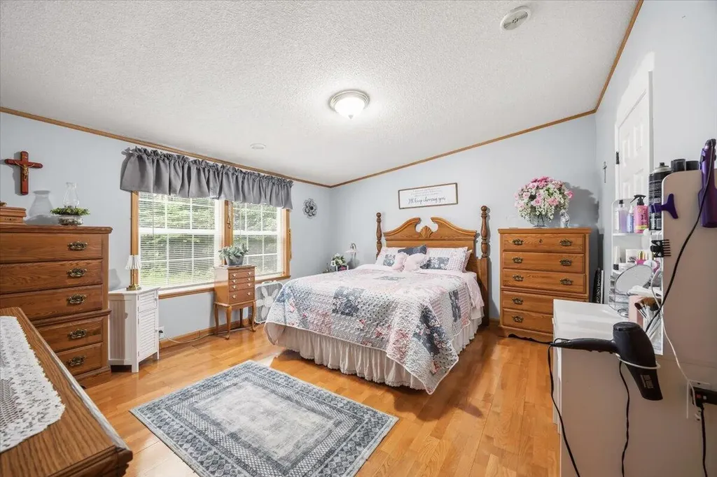 271 Mountain Road Arundel ME 04046