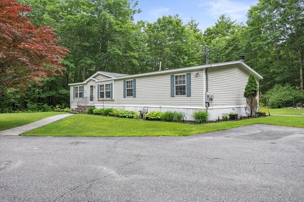 271 Mountain Road Arundel ME 04046