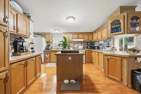 271 Mountain Road Arundel ME 04046