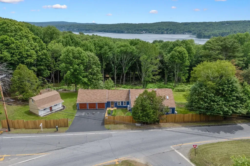 337 Route 133 Winthrop ME 04364