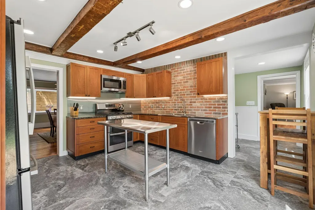 337 Route 133 Winthrop ME 04364