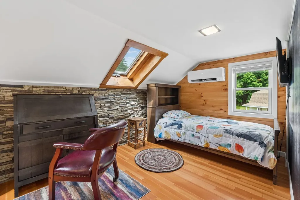 337 Route 133 Winthrop ME 04364