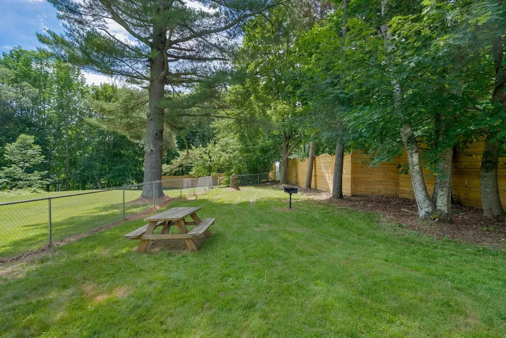 337 Route 133 Winthrop ME 04364
