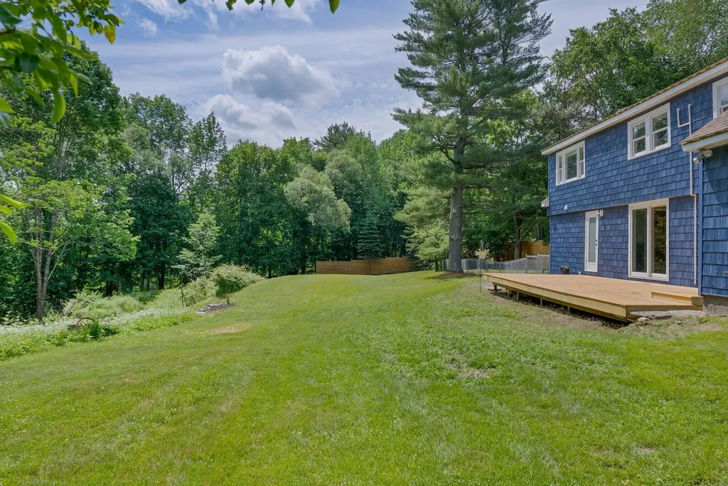 337 Route 133 Winthrop ME 04364