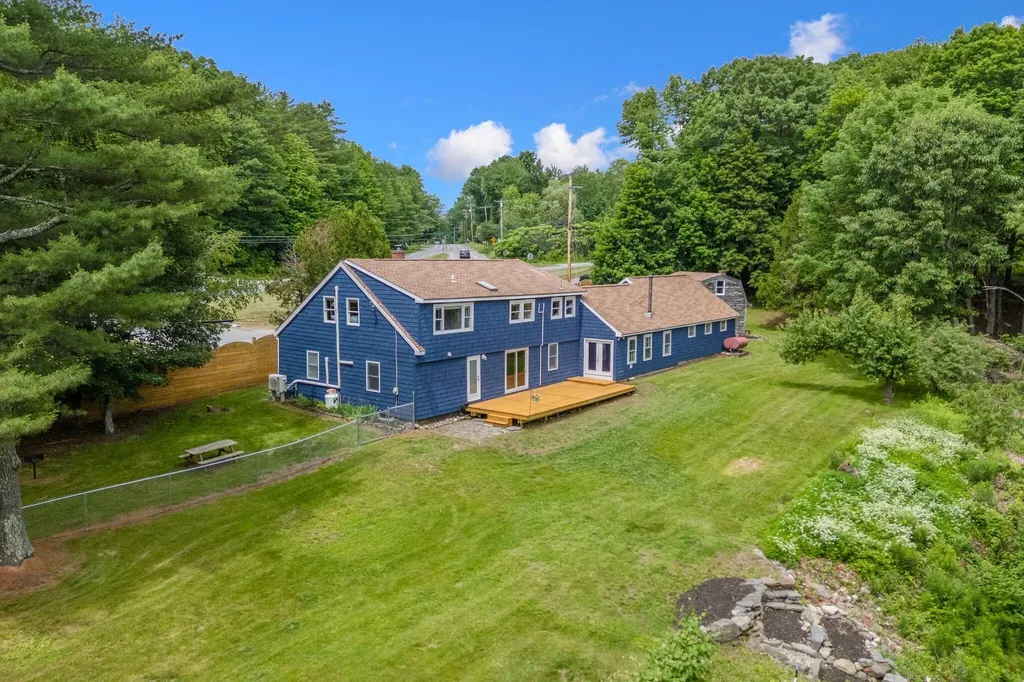 337 Route 133 Winthrop ME 04364