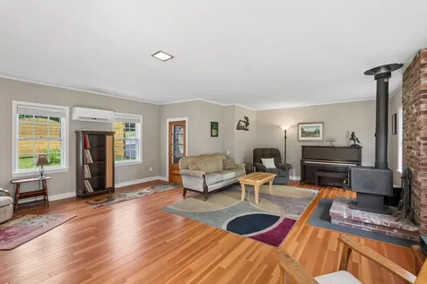 337 Route 133 Winthrop ME 04364