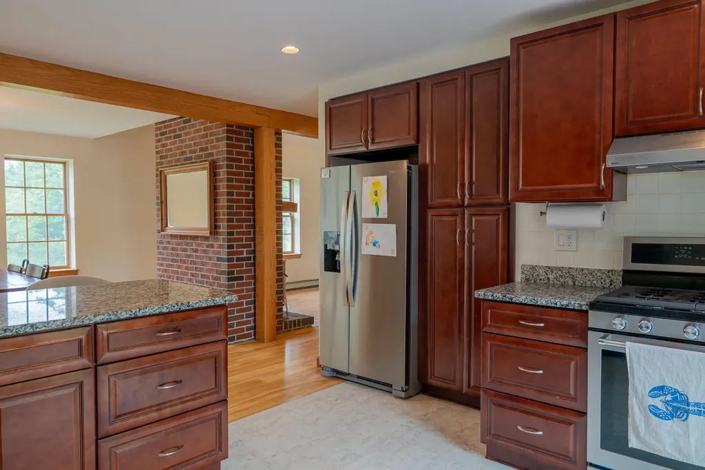 60 Oak Creek Buxton ME 04093