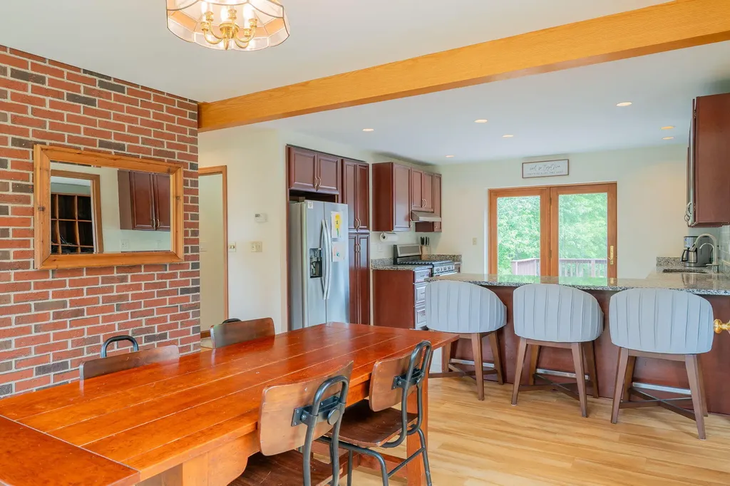 60 Oak Creek Buxton ME 04093