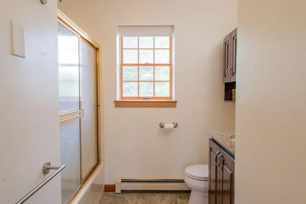 60 Oak Creek Buxton ME 04093