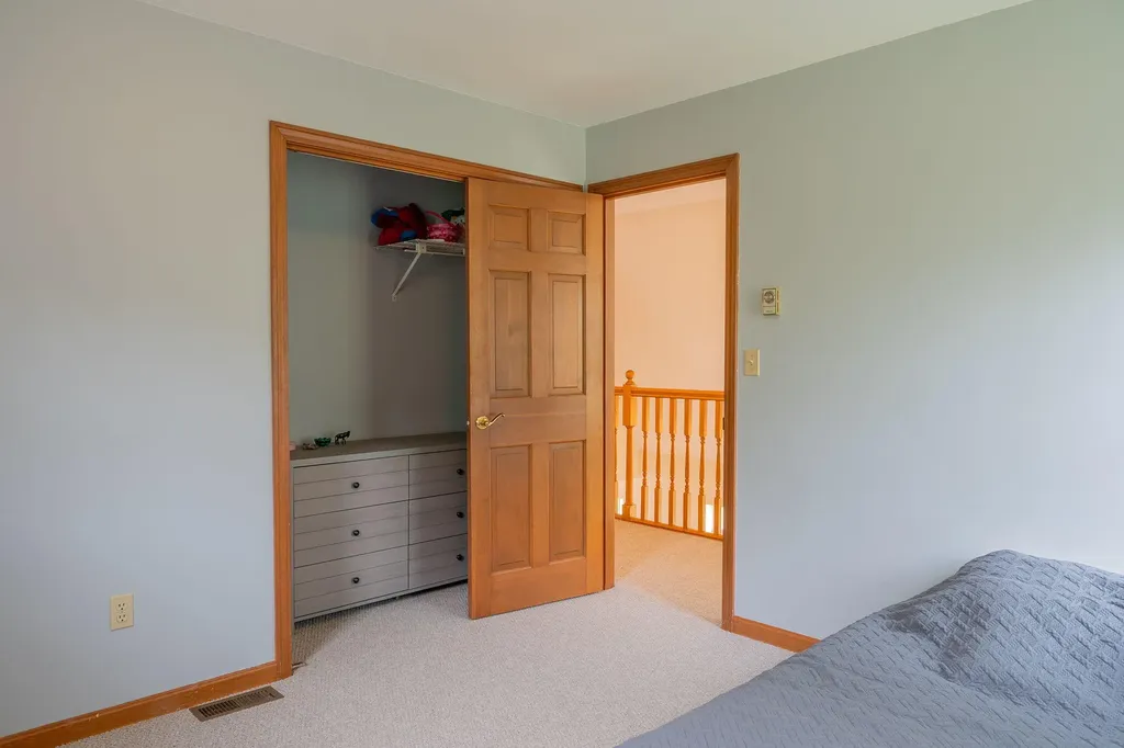 60 Oak Creek Buxton ME 04093
